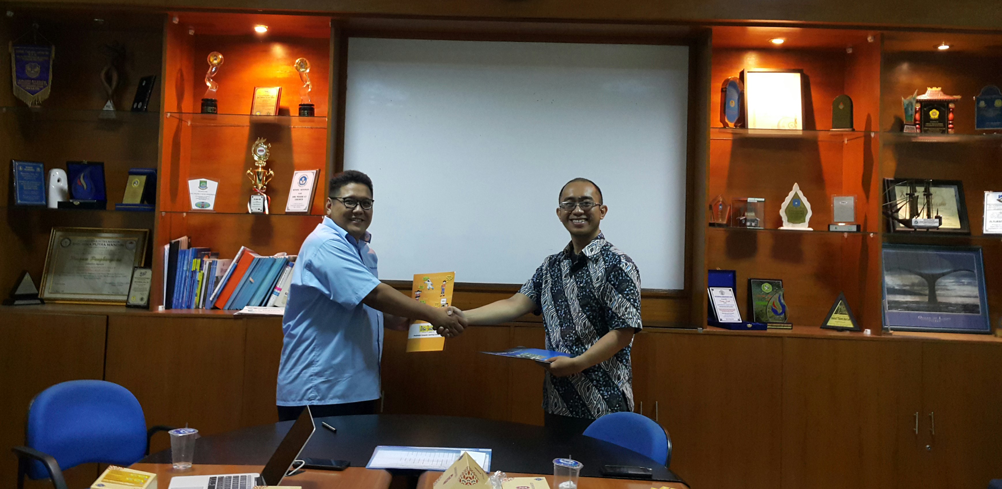 Penandatanganan Memorandum of Understanding (MoU) Fakultas Teknologi Informasi Universitas Budi Luhur dengan PT. Digikidz Indonesia
