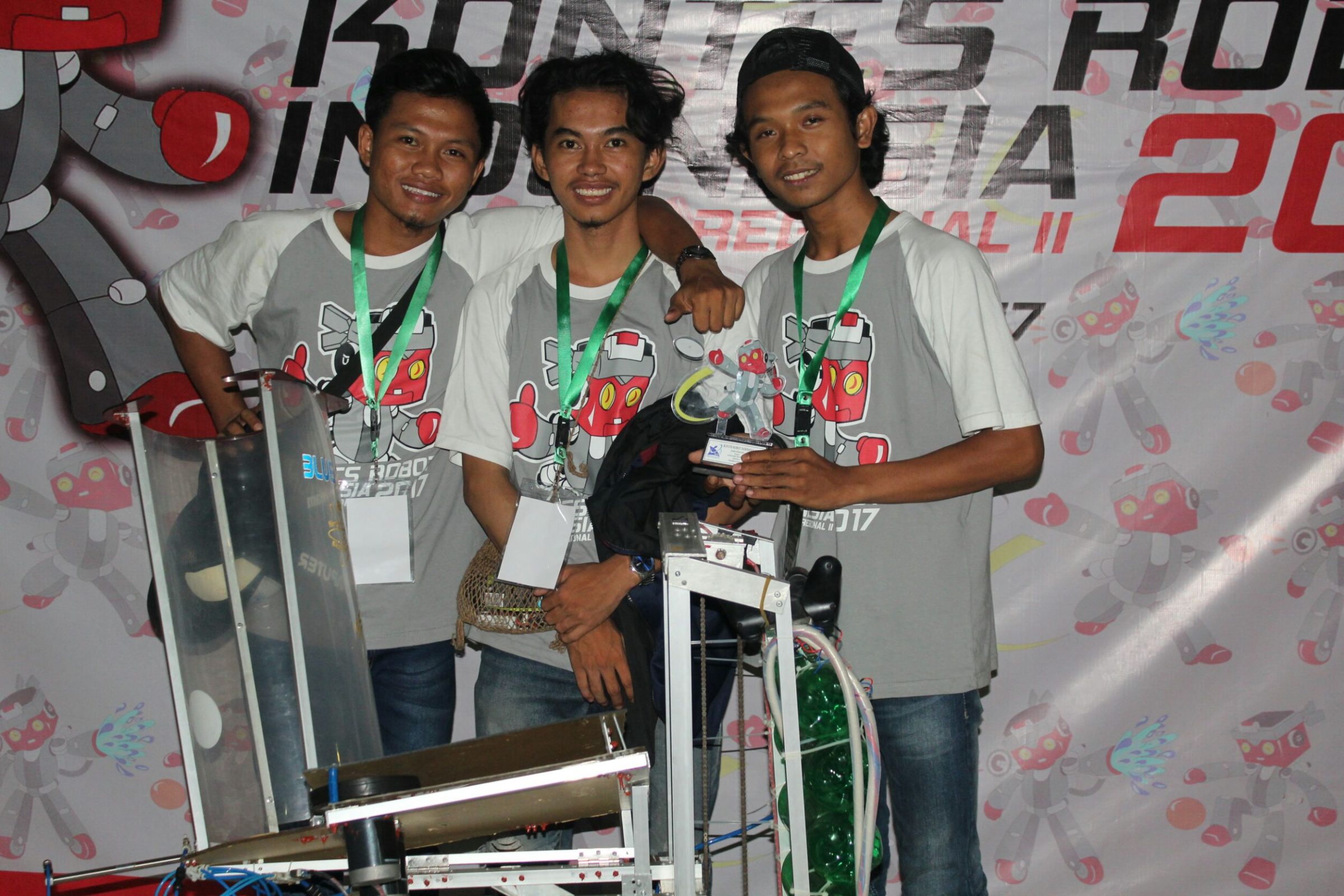 Universitas Budi Luhur Juara Harapan Pada Kontes Robot Indonesia (KRI) Tahun 2017 Regional II