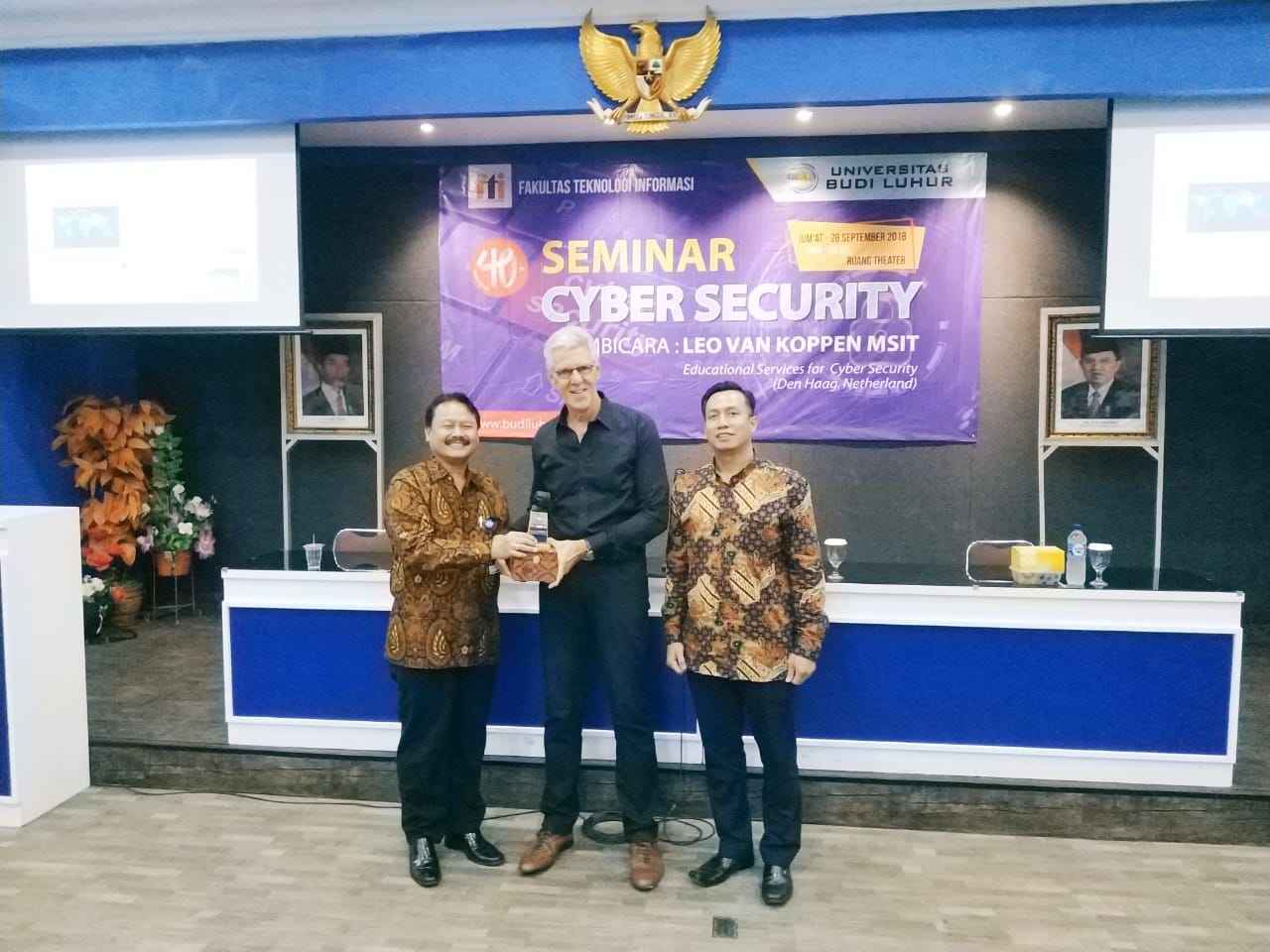 Pelaksanaan Seminar Cyber Security