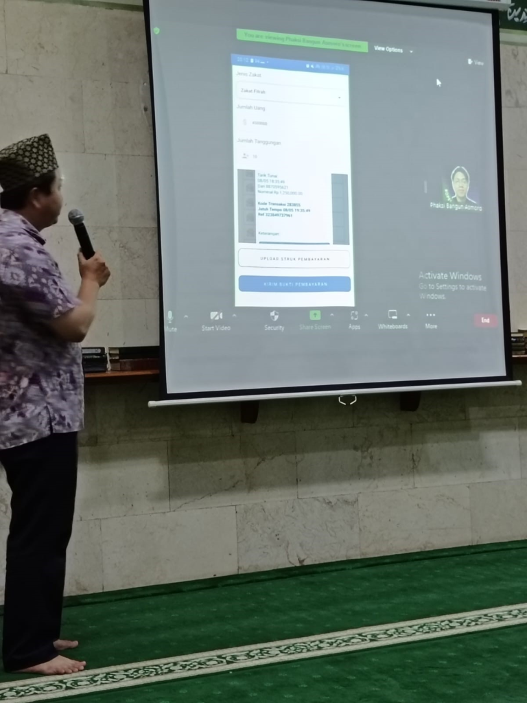 Presentasi Penggunaan Aplikasi Zakat Berbasis Mobile oleh Bapak Dr. Indra, S.Kom., M.T.I
