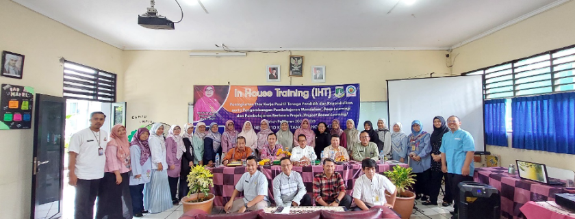 In House Training (IHT) Project Based Learning (PBL) di SMAN 10 Tangsel