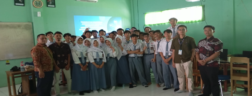 Pelaksanaan Pengabdian Masyarakat di SMK Bina Putra Mandiri: Asah Skill Teknologi dan Personal Branding Siswa TKJ